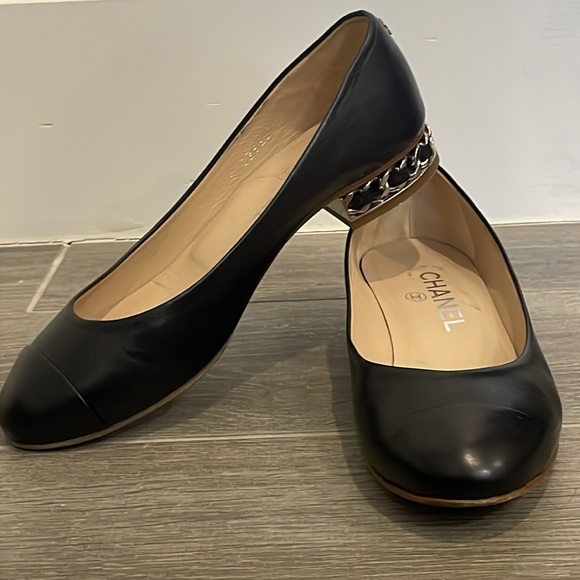 EUC🖤 CHANEL 2012 chain heel CC logo flats. Size 36IT/5.5-6US - Picture 4 of 10